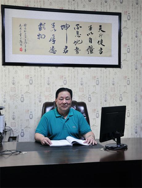 秦振华(1).jpg